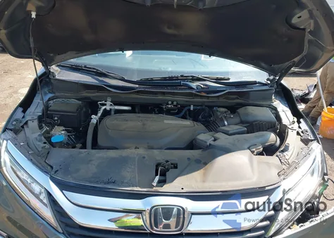 2019 Honda Odyssey Elite z USA, uszkodzony, nr VIN 5FNRL6H97KB094676